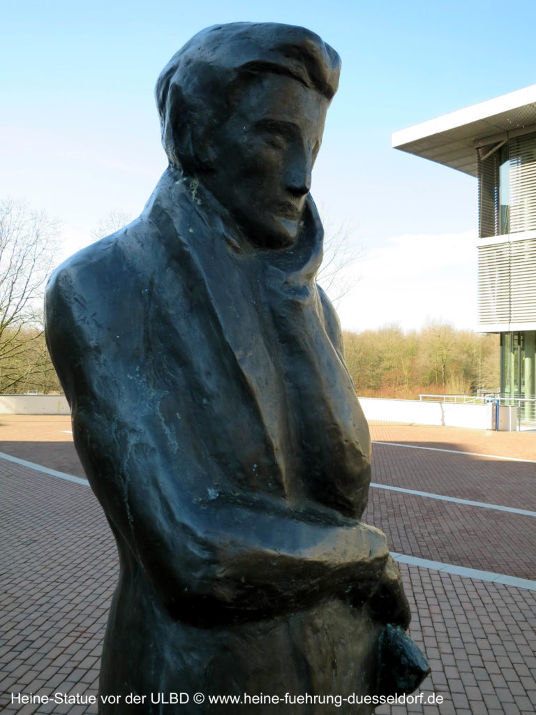 Heine-Statue vor der Universitätsbibliothek-Detail